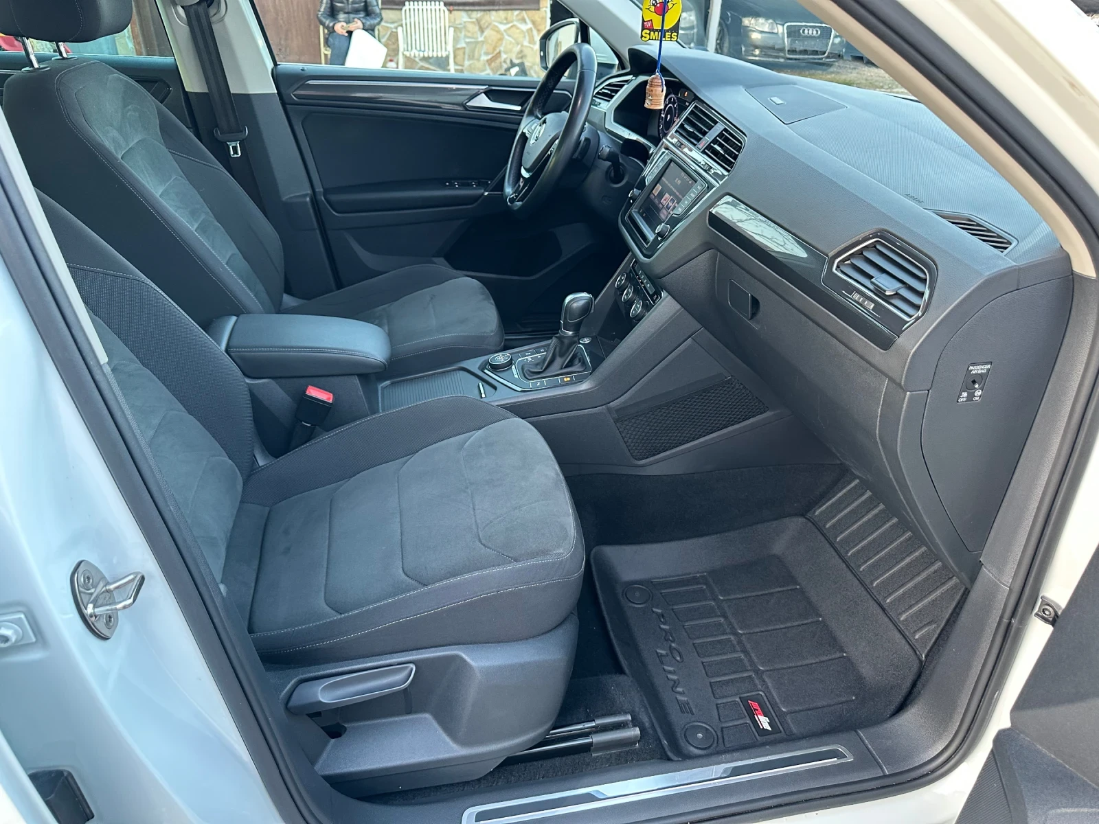 VW Tiguan 2.0TDI~150к.с~АВТОМАТ~, снимка 10 - Автомобили и джипове - 54751897