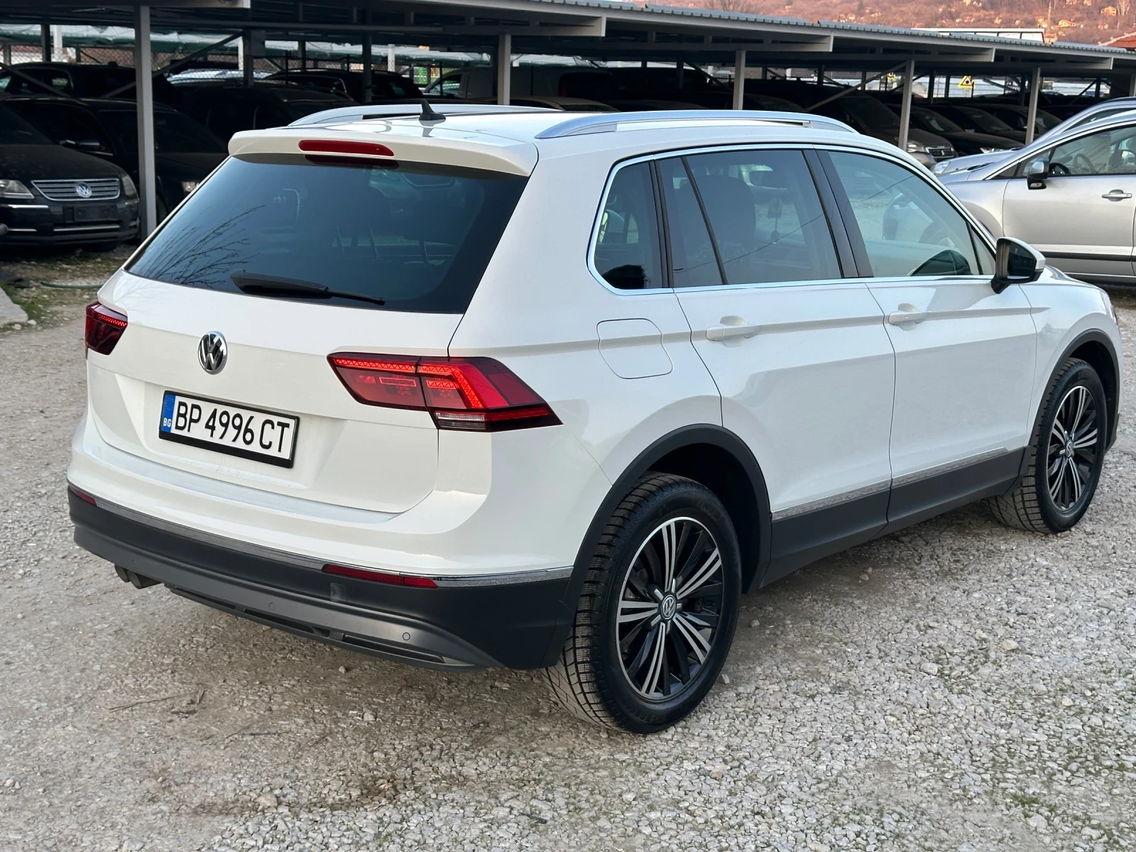 VW Tiguan 2.0TDI~150к.с~АВТОМАТ~, снимка 4 - Автомобили и джипове - 54751897