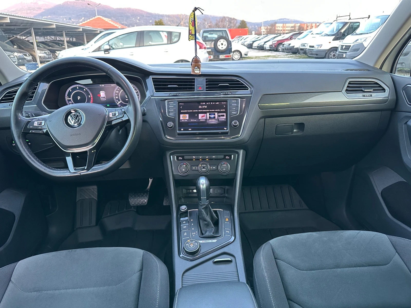 VW Tiguan 2.0TDI~150к.с~АВТОМАТ~, снимка 15 - Автомобили и джипове - 54751897