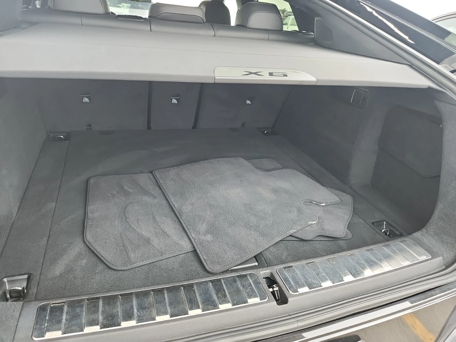 BMW X6 * M50I * DISTRONIC * LASER, снимка 14 - Автомобили и джипове - 56096525
