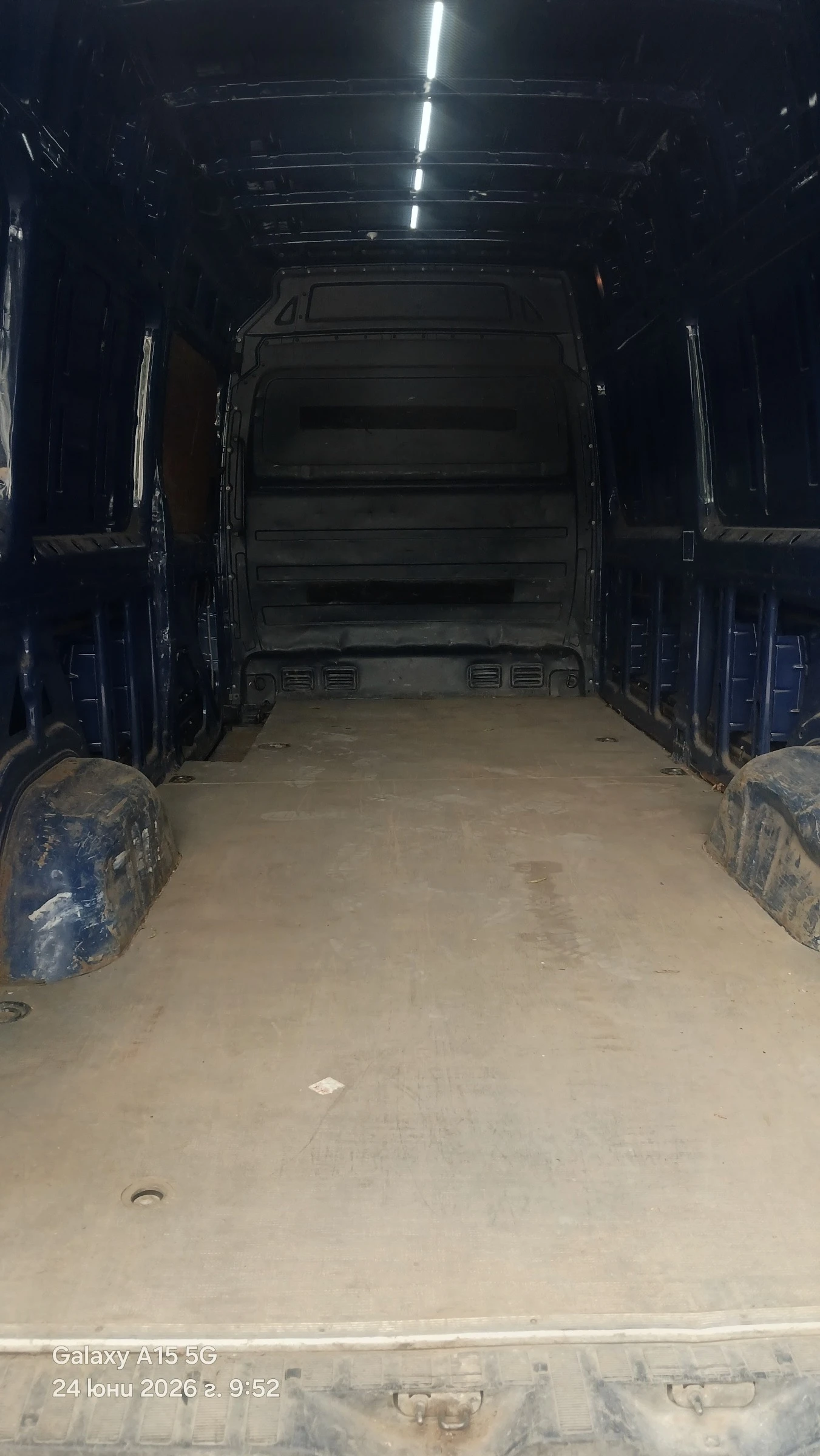 VW Crafter, снимка 11 - Бусове и автобуси - 55133954