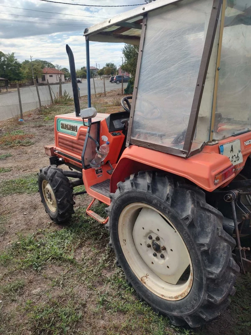 Трактор Hinomoto, снимка 2 - Селскостопанска техника - 51946436