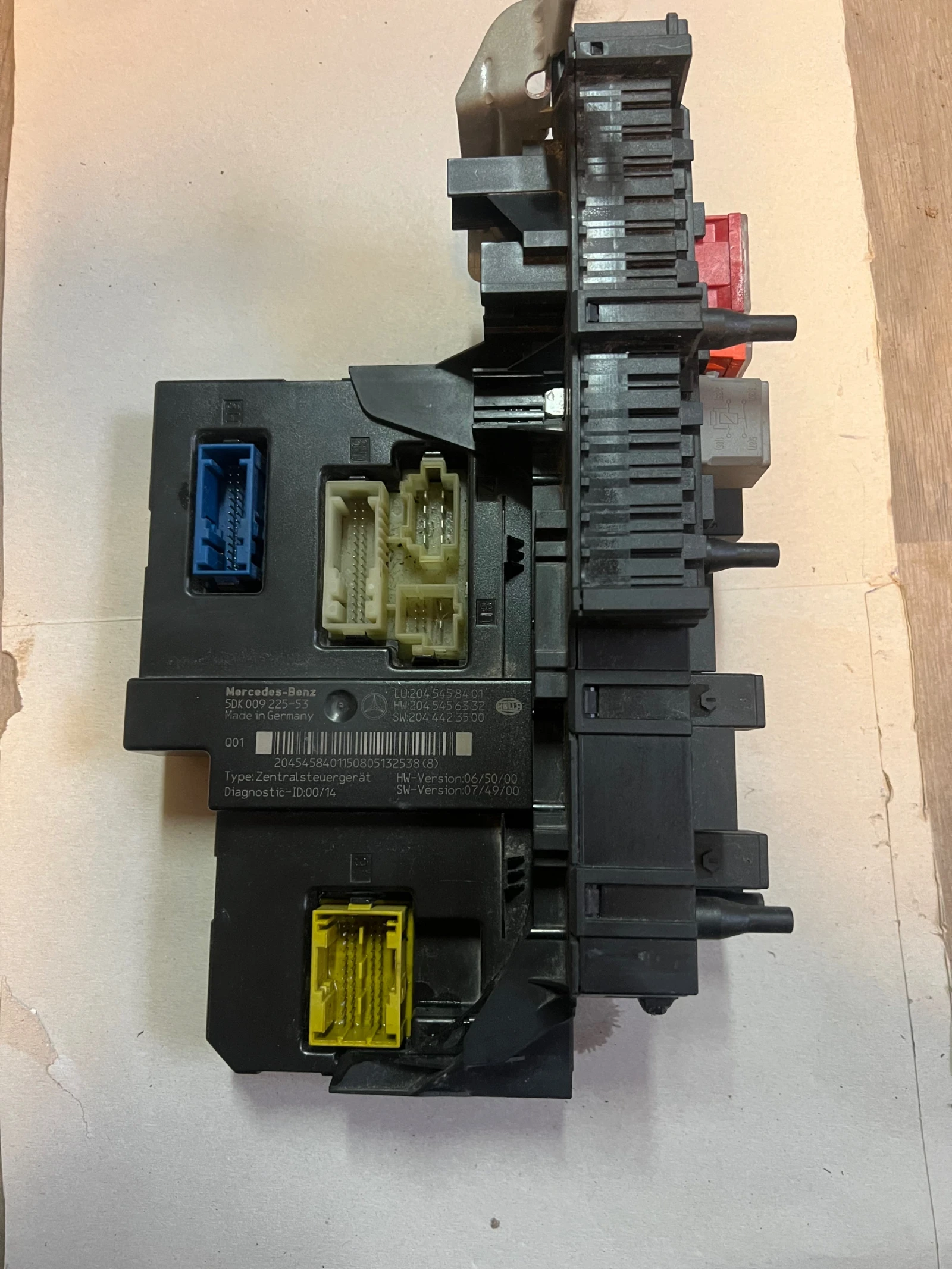 5DK009225-53 ����� MB W204  LU:2045458401 HW:2045456332 SW:2044423500 | Mobile.bg � ����������� 2