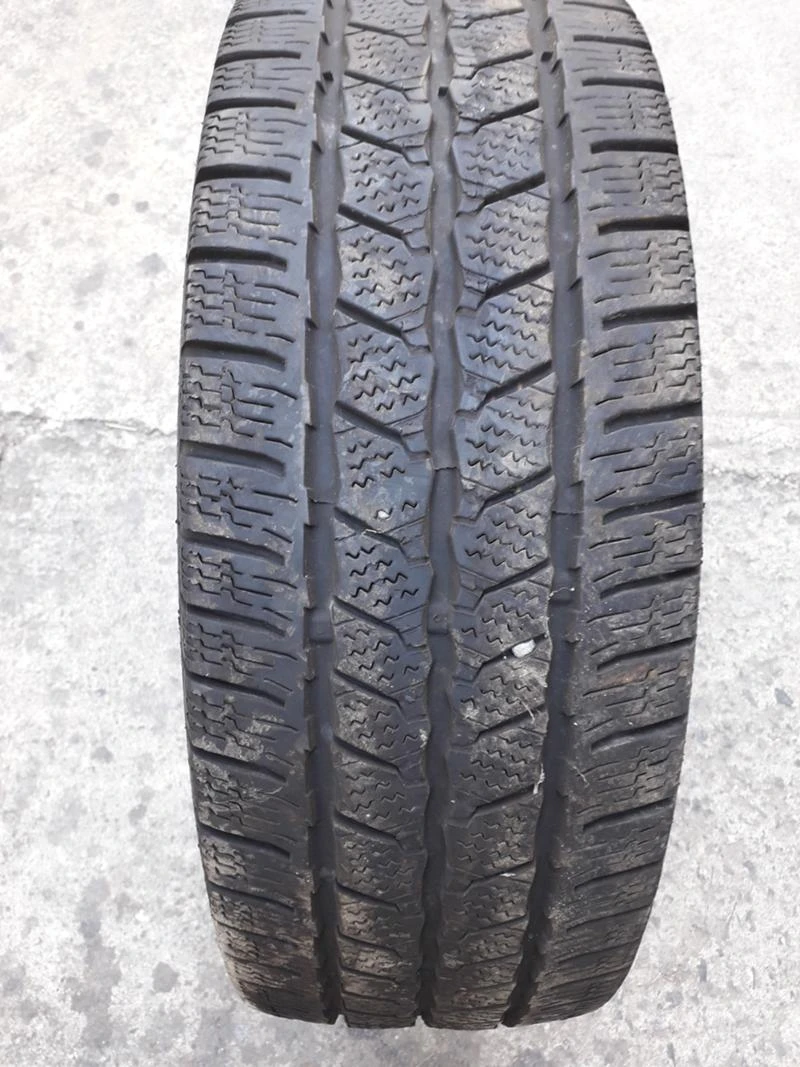 Гуми Зимни 215/65R15, снимка 1 - Гуми и джанти - 26430956