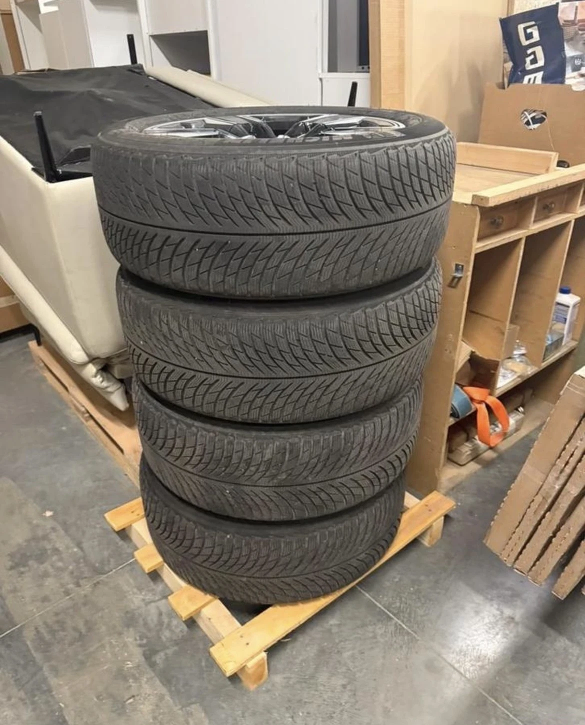 ���� � ������ 245/50R19 �� BMW iX3 | Mobile.bg � ����������� 3