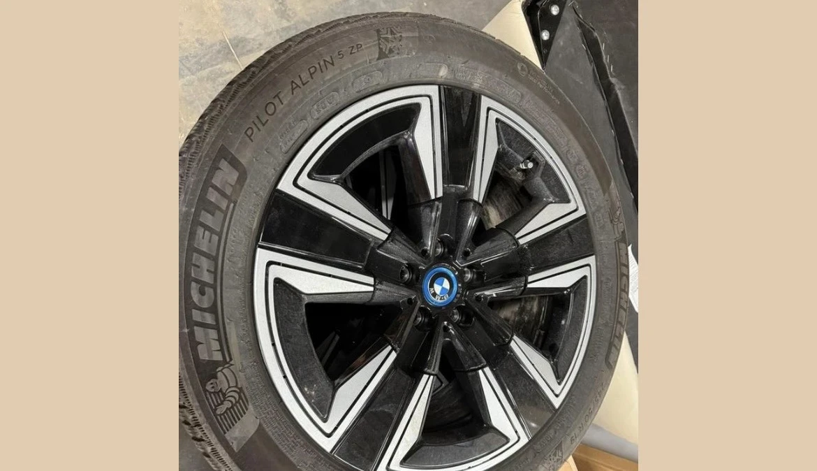 ���� � ������ 245/50R19 �� BMW iX3 | Mobile.bg � ����������� 1