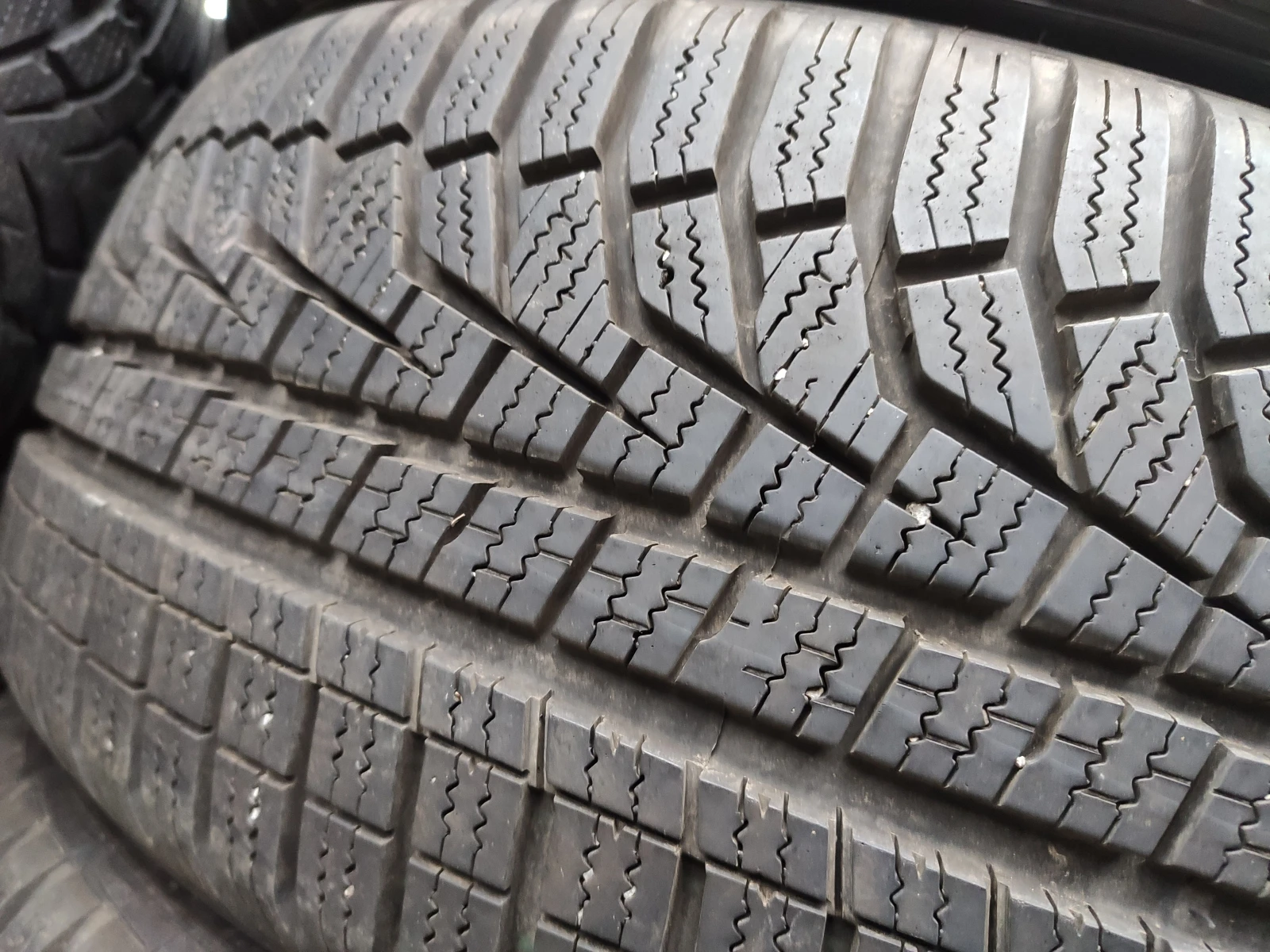 Гуми Зимни 205/55R17