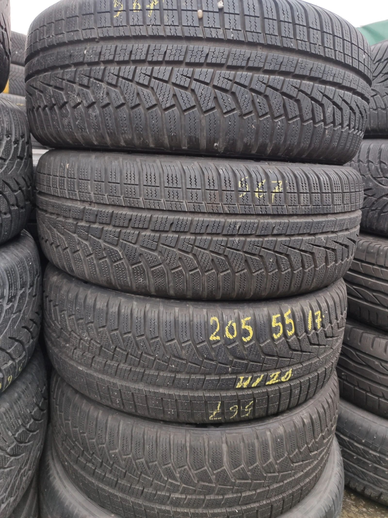 Гуми Зимни 205/55R17, снимка 5 - Гуми и джанти - 54000345