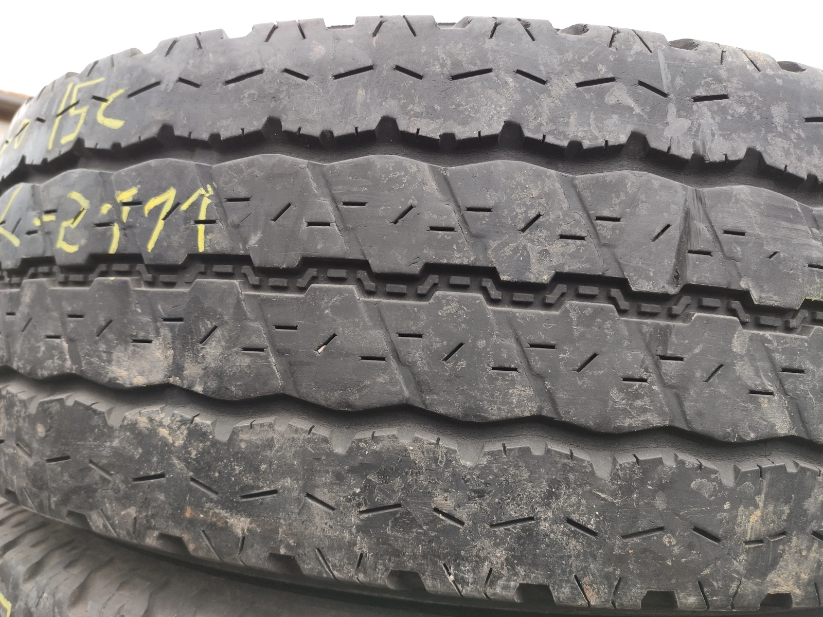 Гуми Летни 215/70R15, снимка 2 - Гуми и джанти - 54087150