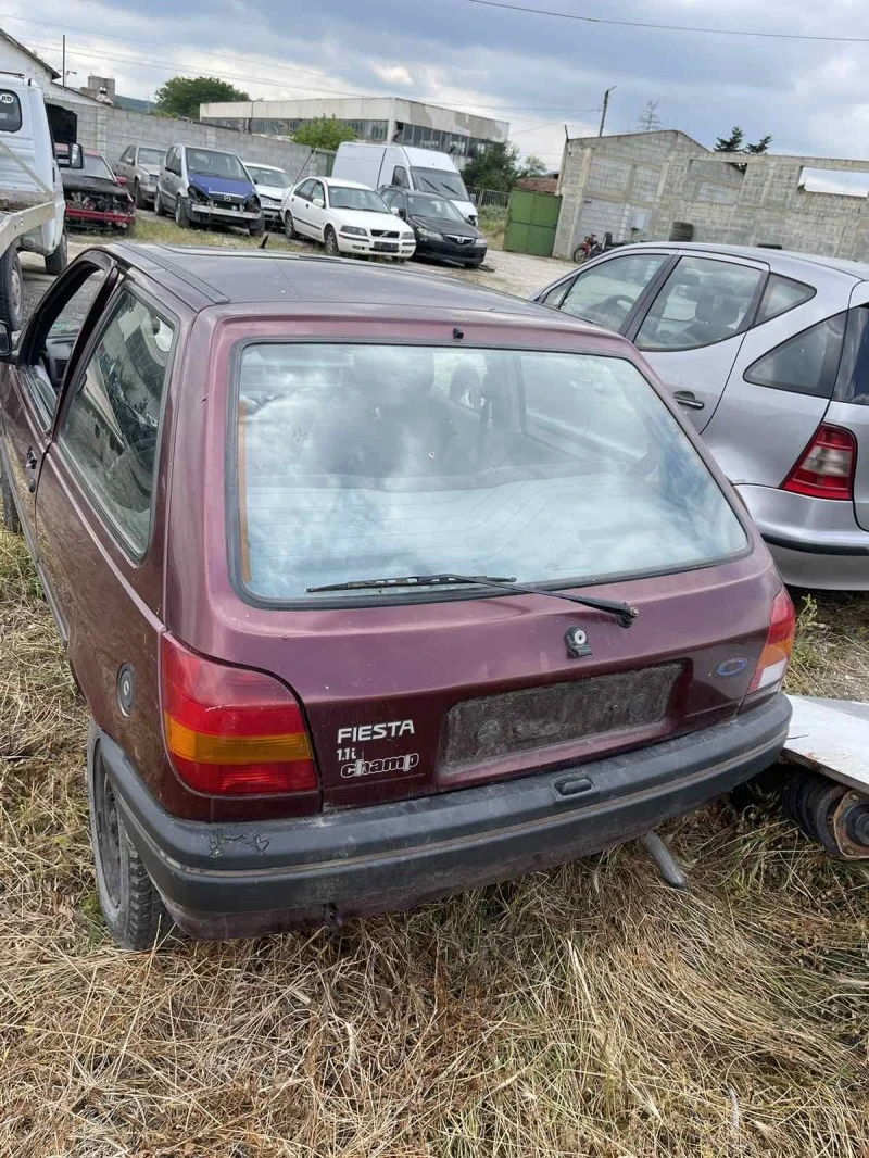 Ford Fiesta 1.1B, снимка 7 - Автомобили и джипове - 41184091