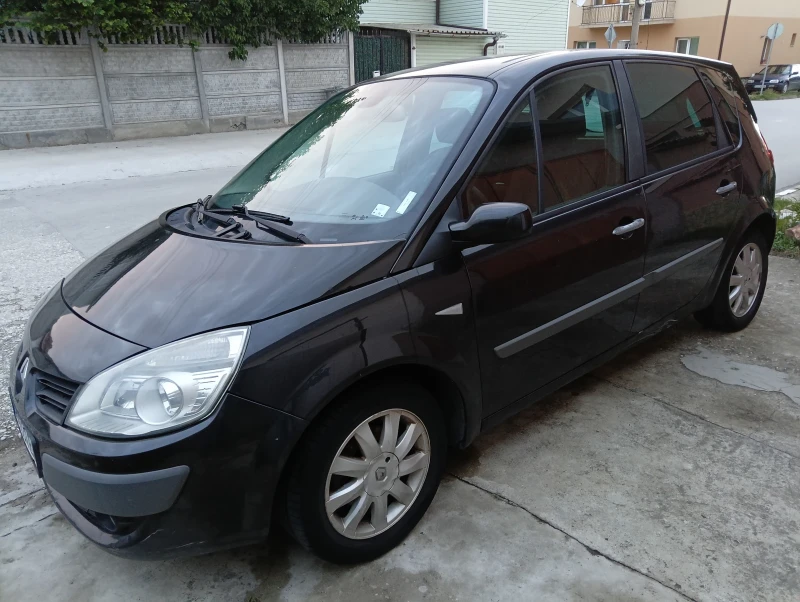 Renault Scenic, снимка 3 - Автомобили и джипове - 51075927