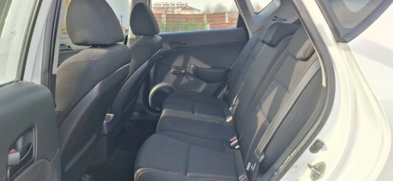 Hyundai I30 1.4, 109 к.с., ГАЗ, снимка 11 - Автомобили и джипове - 52553341