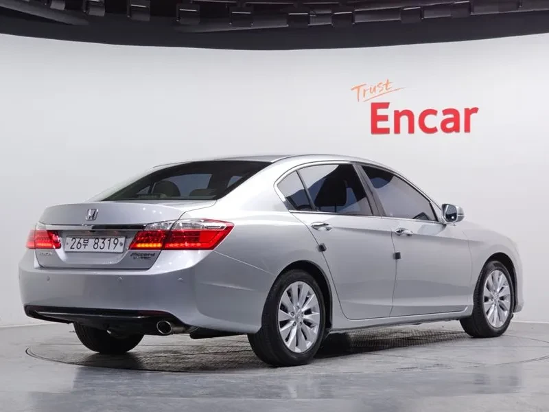 Honda Accord 2.4 9Th Gen , снимка 2 - Автомобили и джипове - 55715384