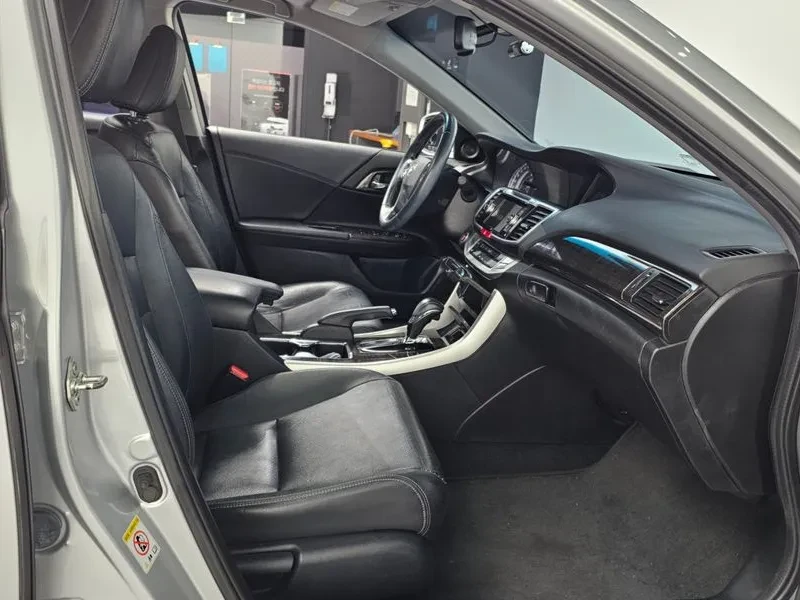 Honda Accord 2.4 9Th Gen , снимка 11 - Автомобили и джипове - 55715384