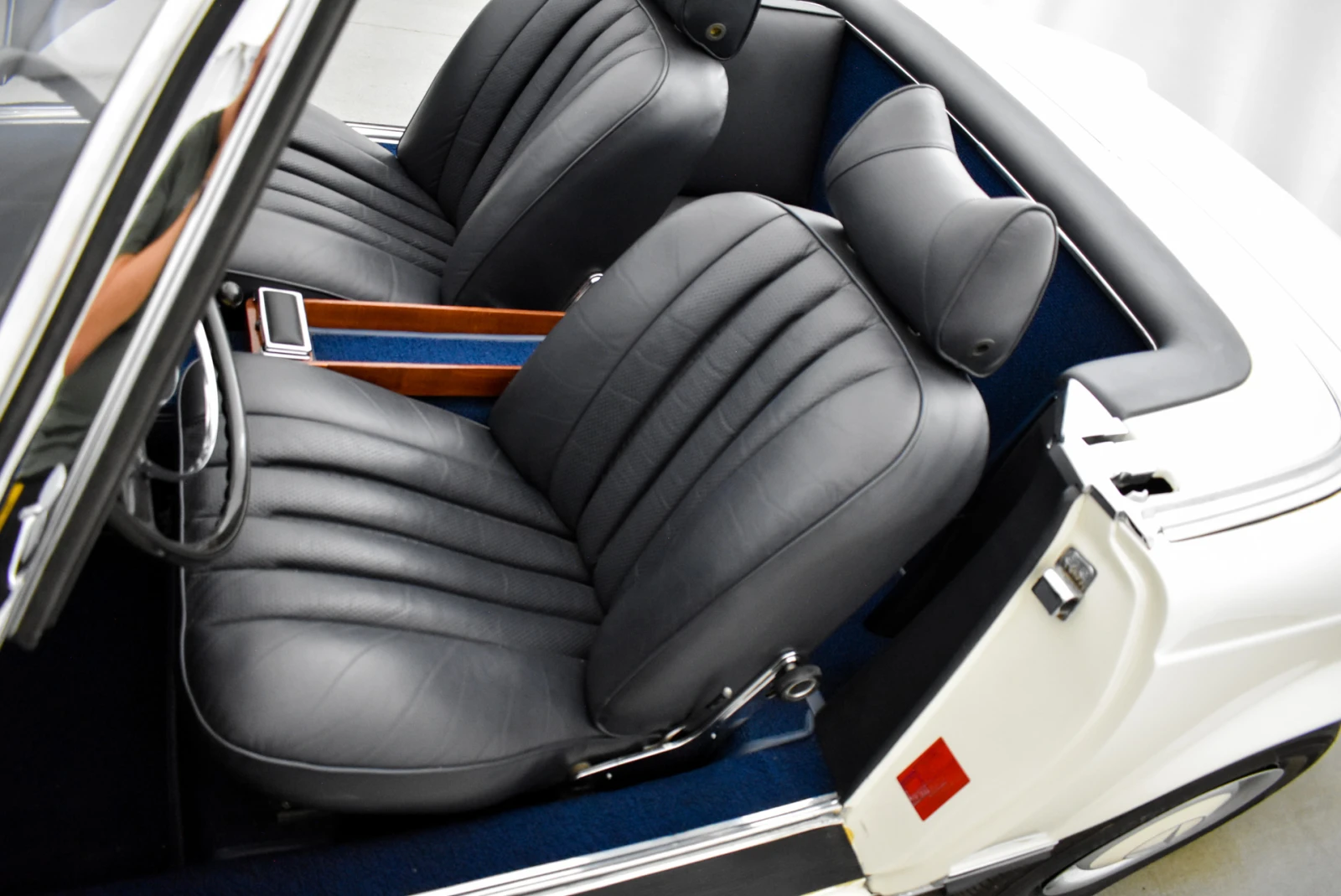 Mercedes-Benz 230 SL Pagoda | Mobile.bg   11