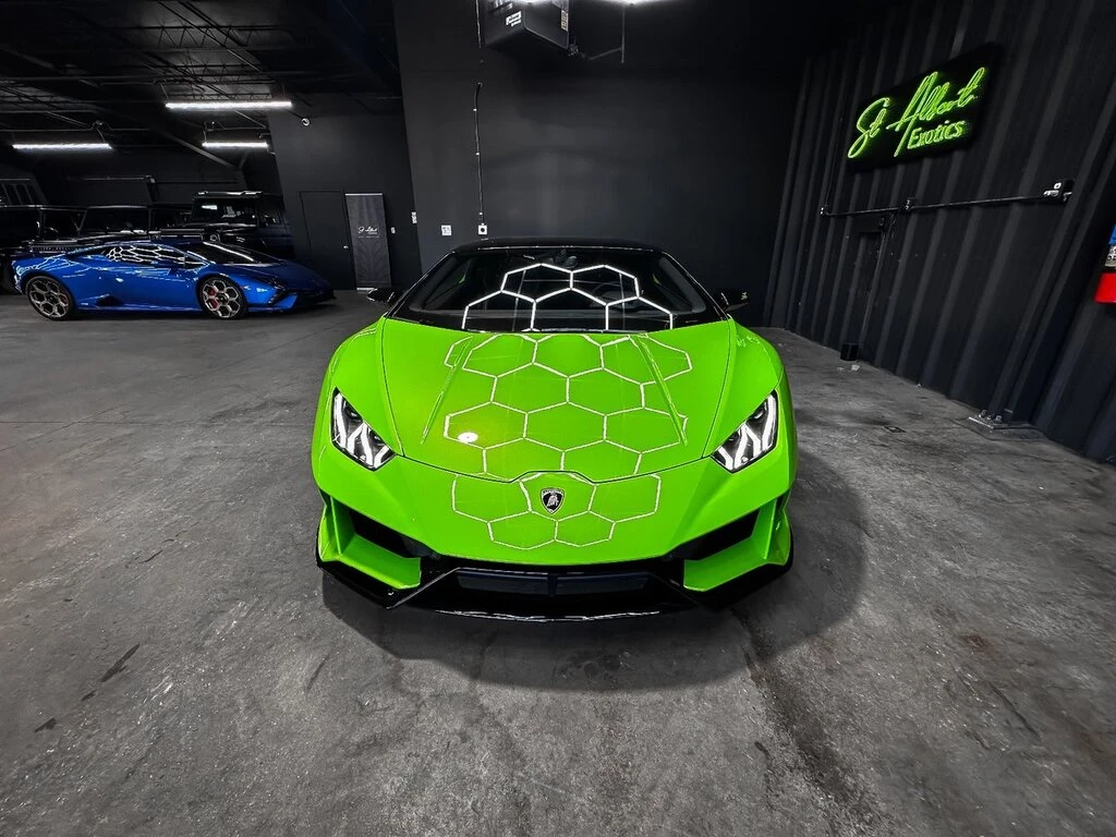 Lamborghini Huracan EVO AWD 630 HP | Front Exle | Green Stitching - изображение 3