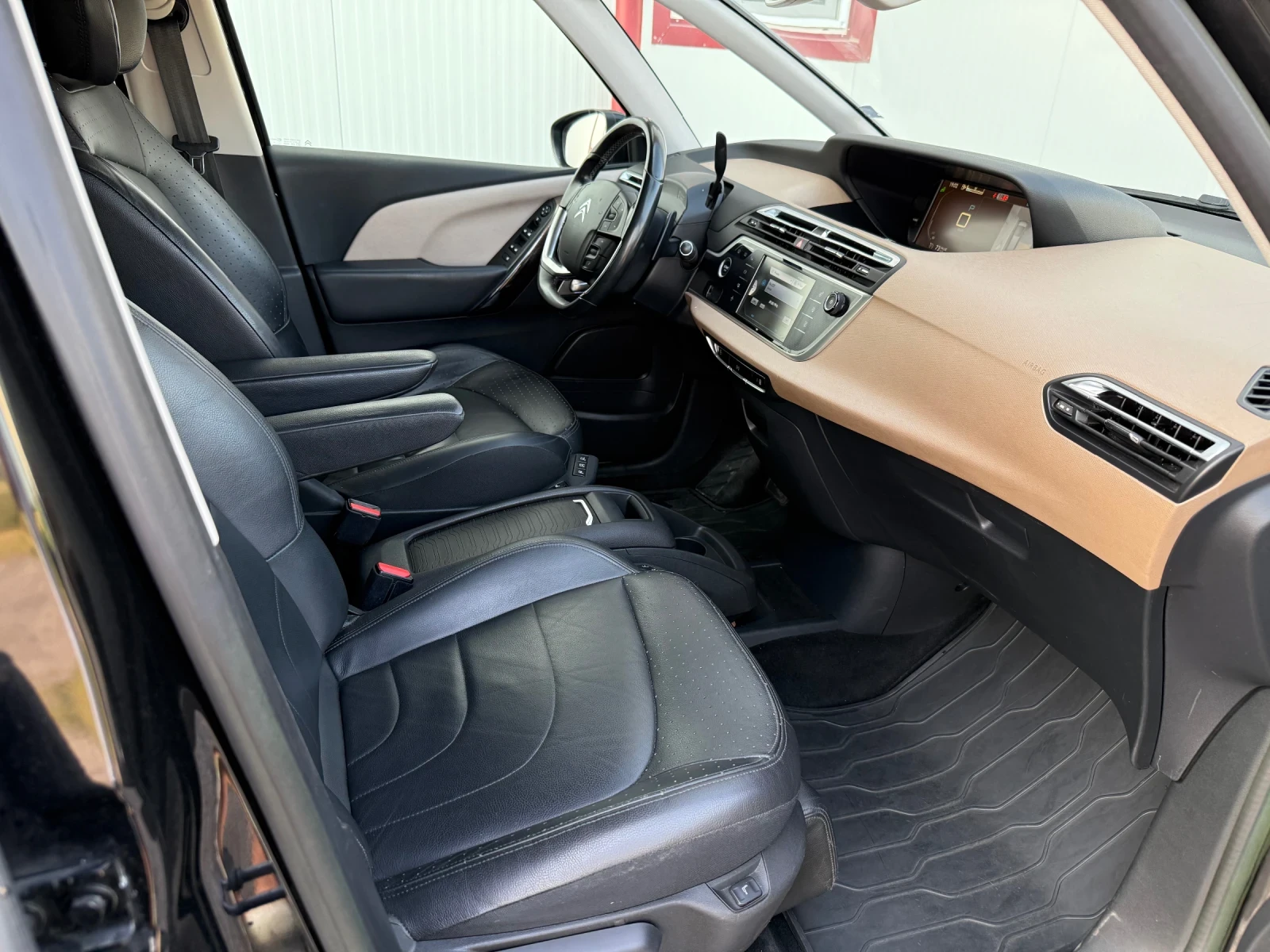 Citroen Grand C4 Picasso 2.0HDI Exclusive 6+ 1мДистр, Кам 360, Лайн асистен - изображение 9