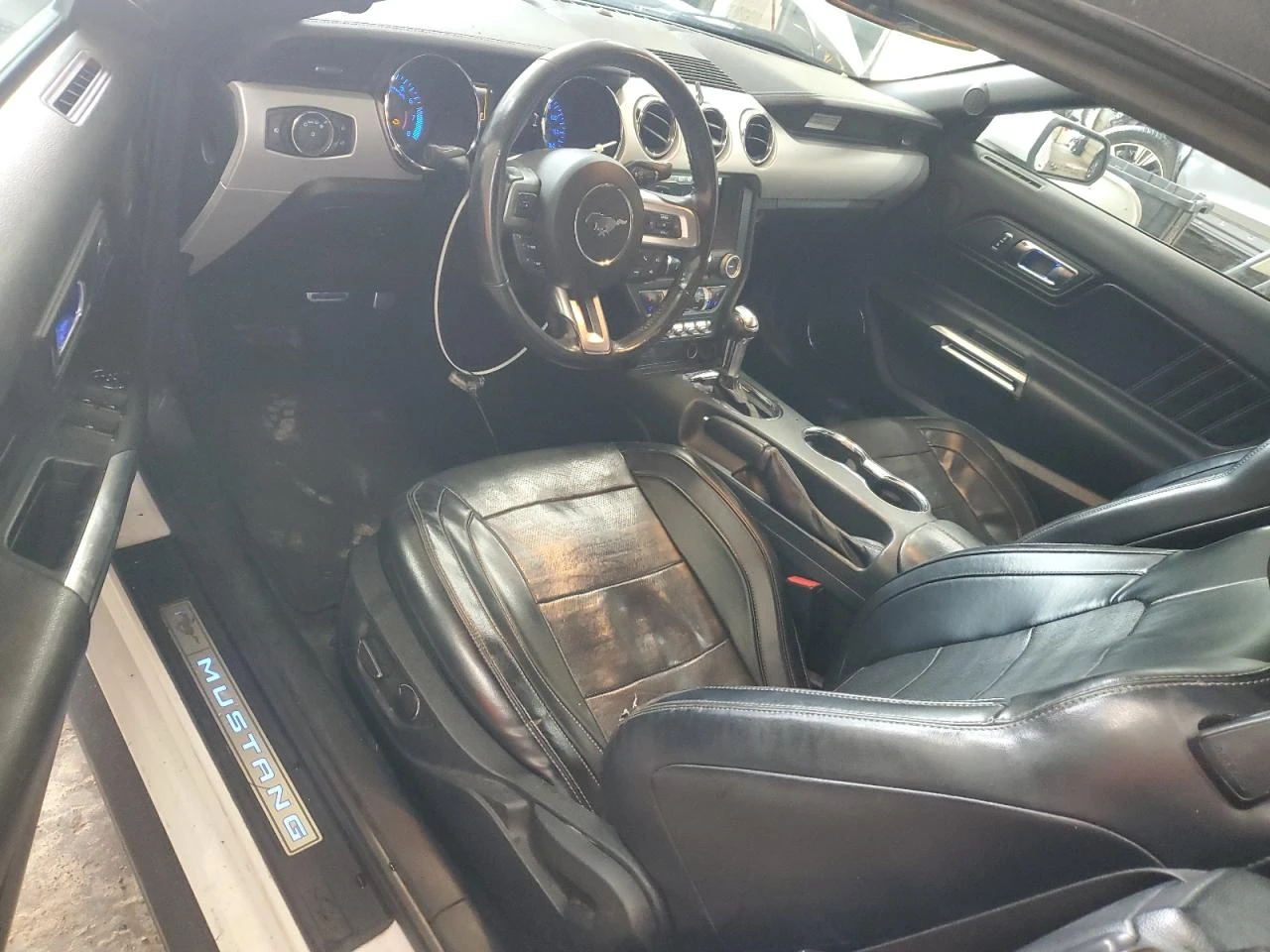 Ford Mustang  - изображение 8