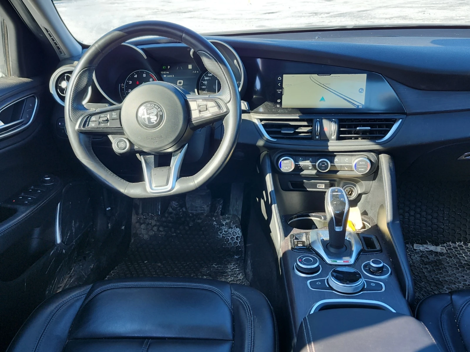 Alfa Romeo Giulia TI AWD * Възможност за Лизинг*  - изображение 8