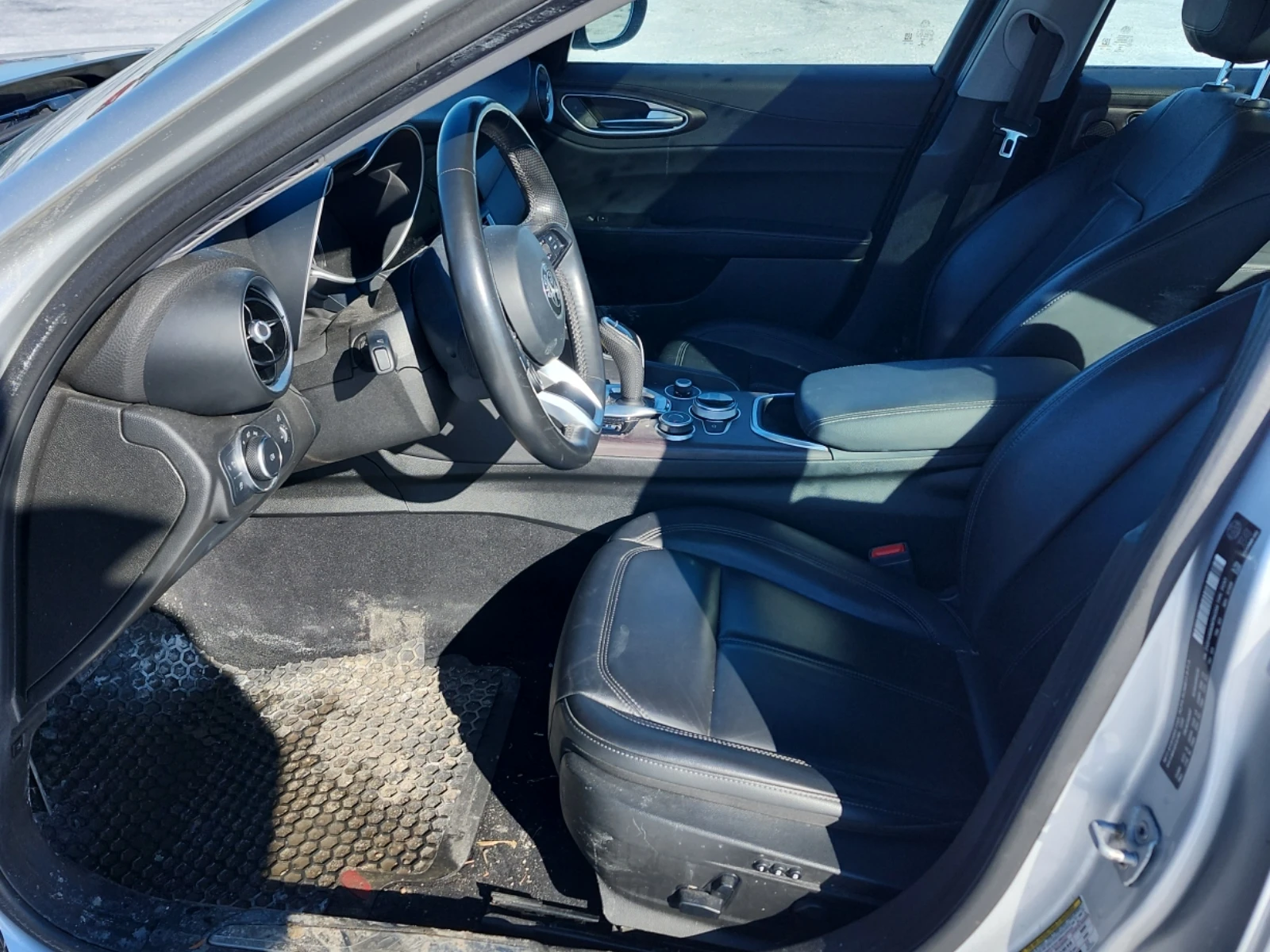 Alfa Romeo Giulia TI AWD * Възможност за Лизинг*  - изображение 5