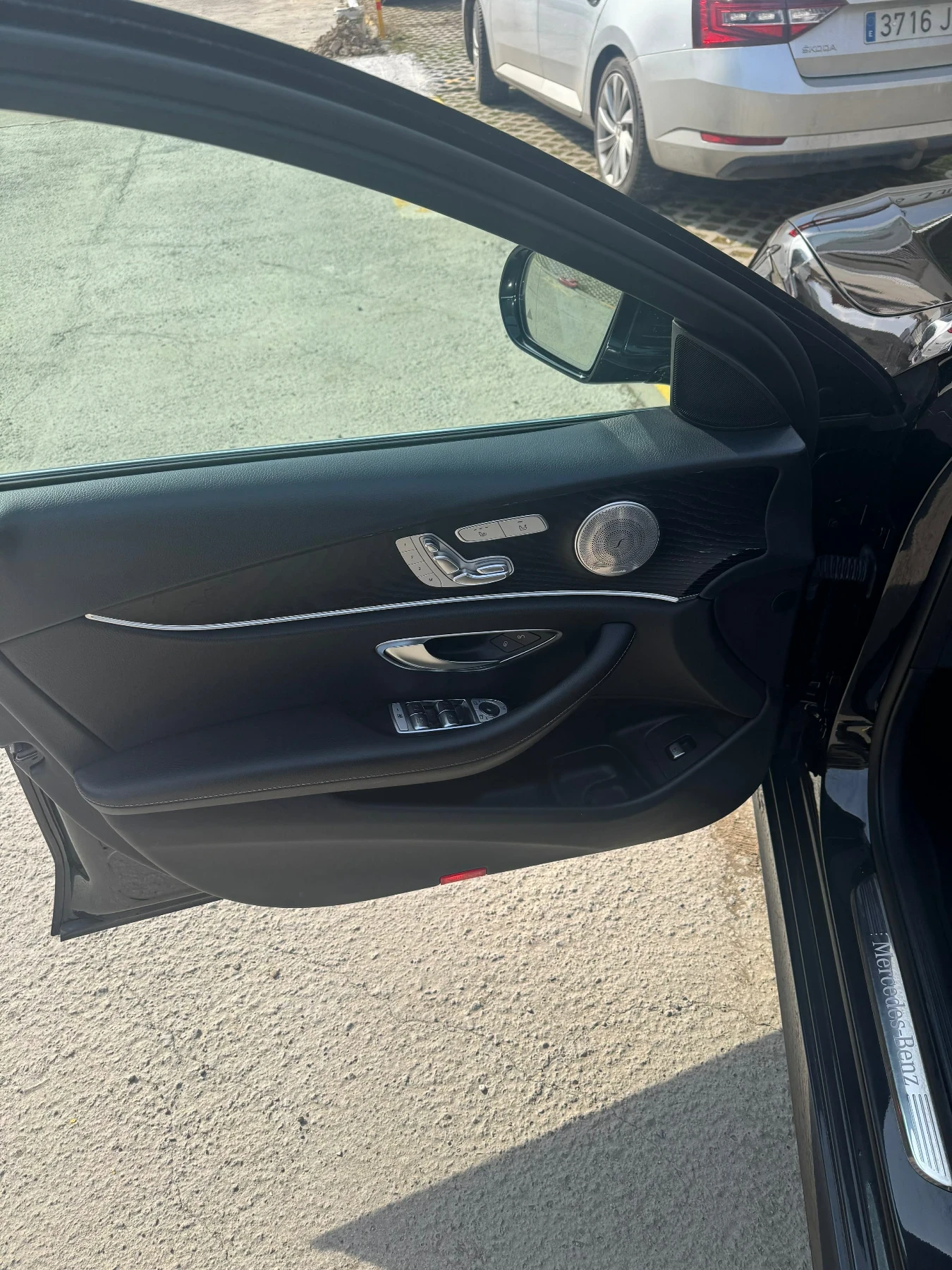 Mercedes-Benz E 220 Мерцедес 220 Уникат без забележка , снимка 6 - Автомобили и джипове - 53757570