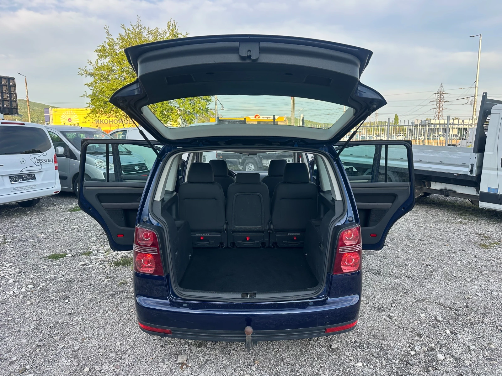 VW Touran 1.9TDI 90kc, снимка 16 - Автомобили и джипове - 54423225