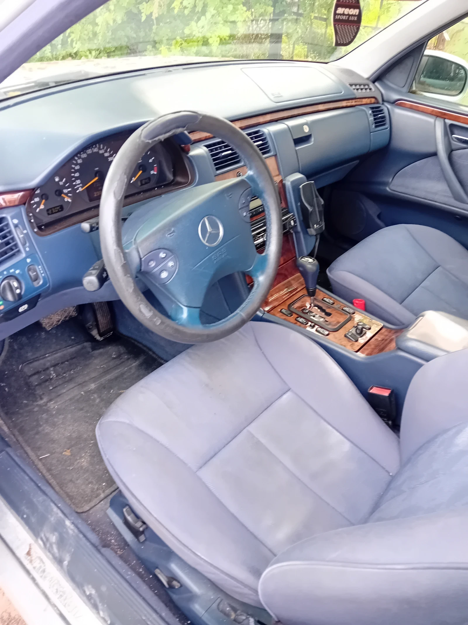 Mercedes-Benz E 270, снимка 2 - Автомобили и джипове - 54609757
