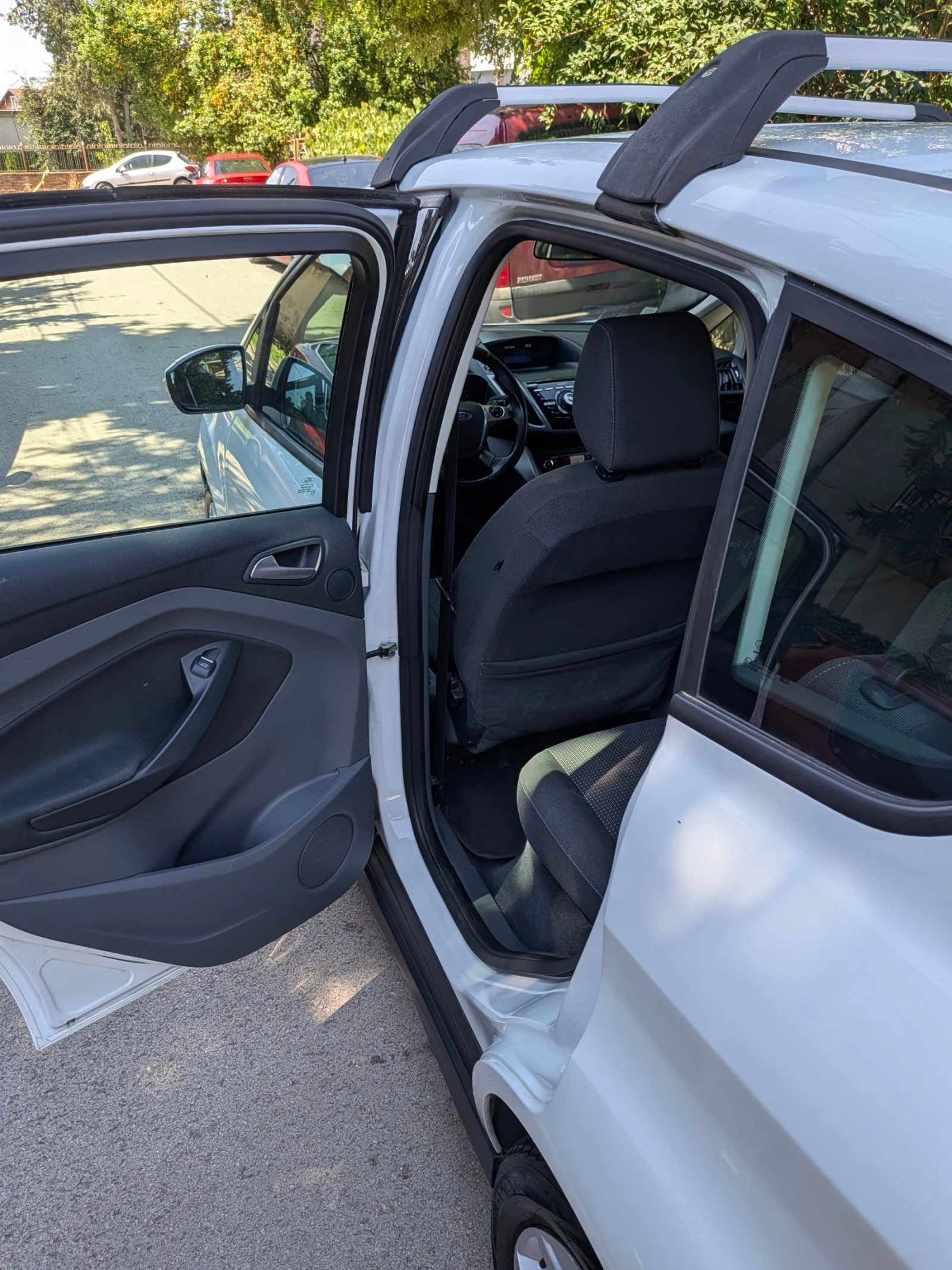 Ford C-max * 1.6 ФАБРИЧНА ГАЗ* TITANIUM* AMBIENT* КУКЛА* , снимка 14 - Автомобили и джипове - 55212079