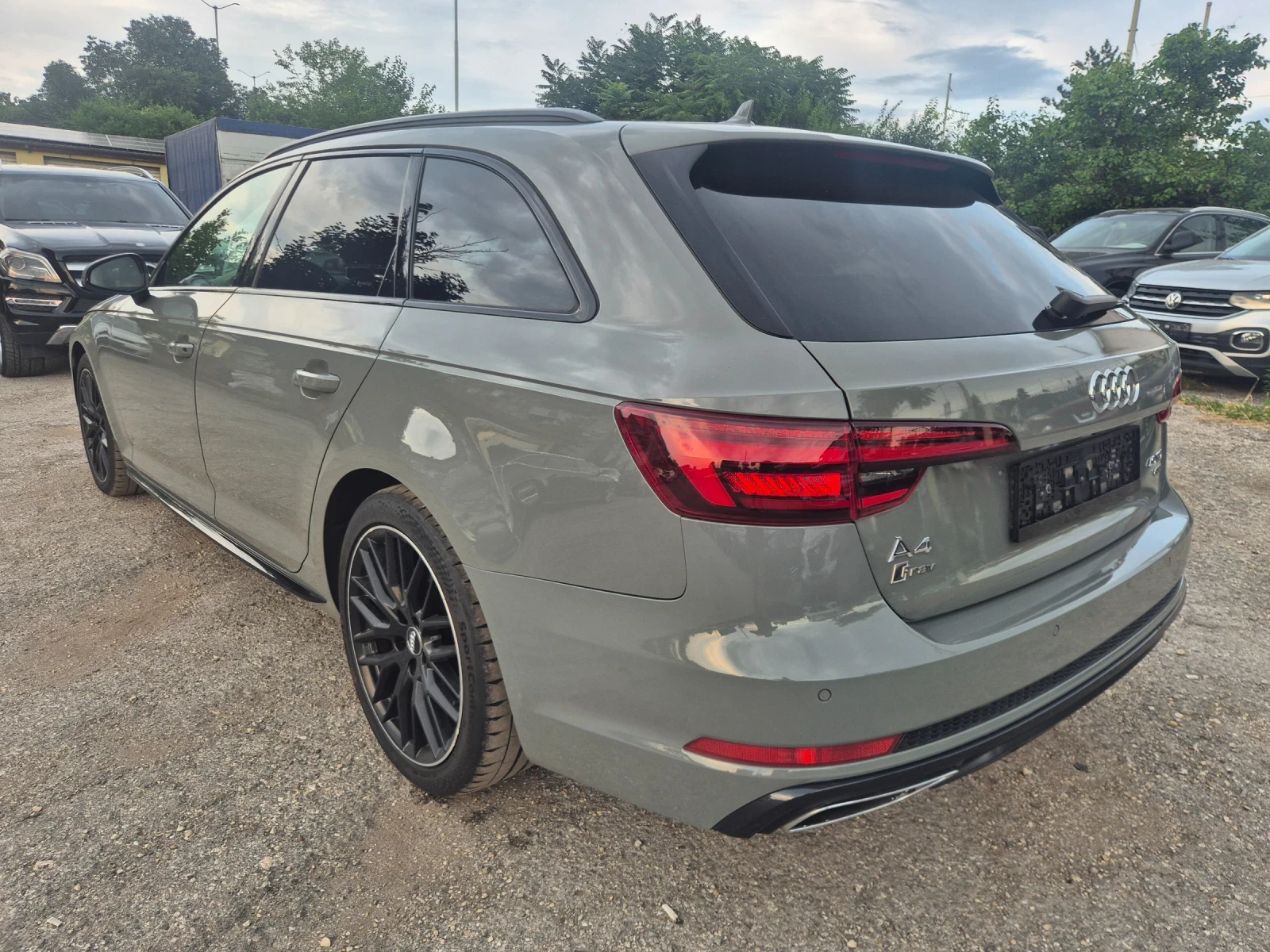 Audi A4 4.0TDI* S-LINE* MATRIX* DISTRONIK* LINE ASS* DIGIT, снимка 4 - Автомобили и джипове - 55316702