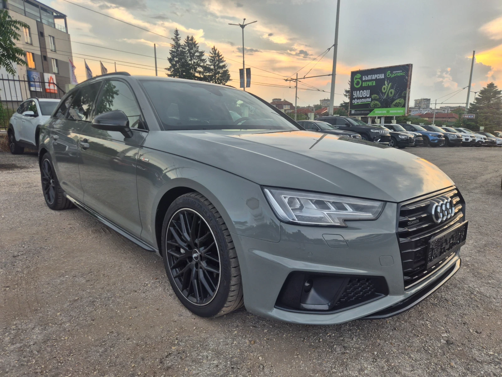 Audi A4 4.0TDI* S-LINE* MATRIX* DISTRONIK* LINE ASS* DIGIT, снимка 3 - Автомобили и джипове - 55316702