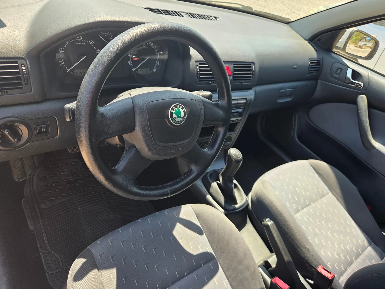 Skoda Octavia 1.6 102 k.c, снимка 7 - Автомобили и джипове - 55537915