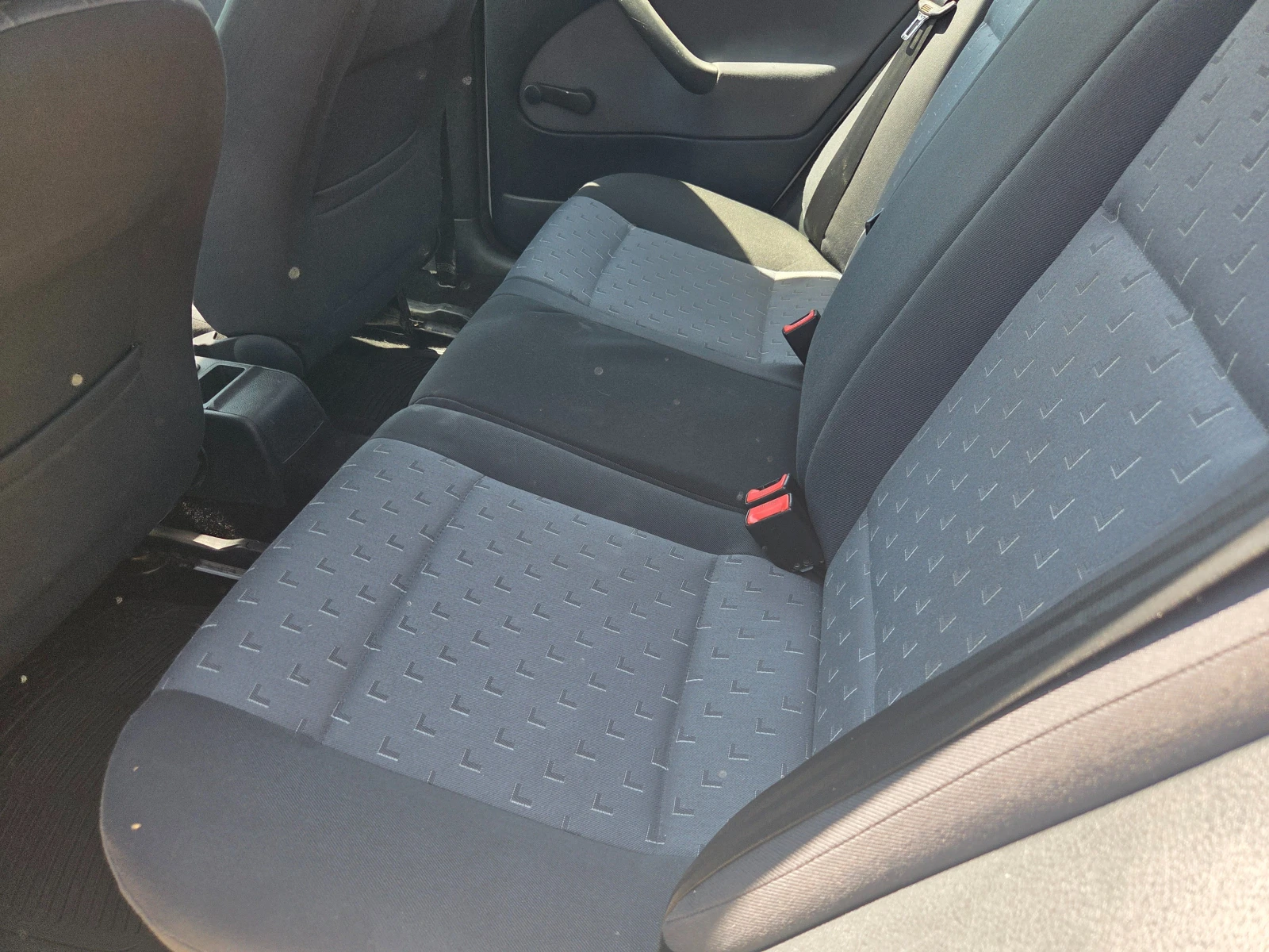 Skoda Octavia 1.6 102 k.c, снимка 10 - Автомобили и джипове - 55537915