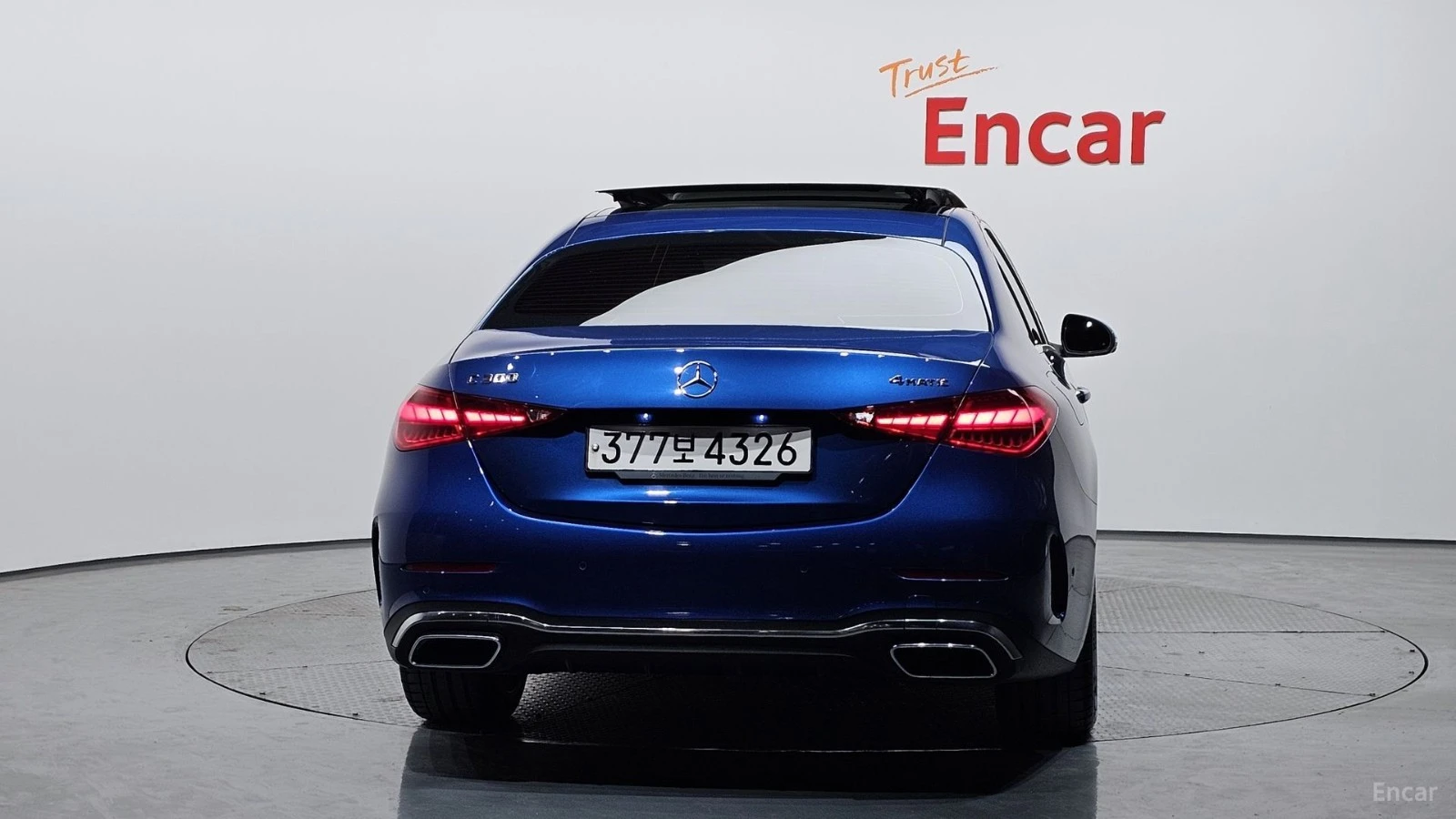 Mercedes-Benz C 300 4MATIC/AMG-LINE/FULL-ASSISTS/BURMESTER/SUNROOF, снимка 4 - Автомобили и джипове - 55614952