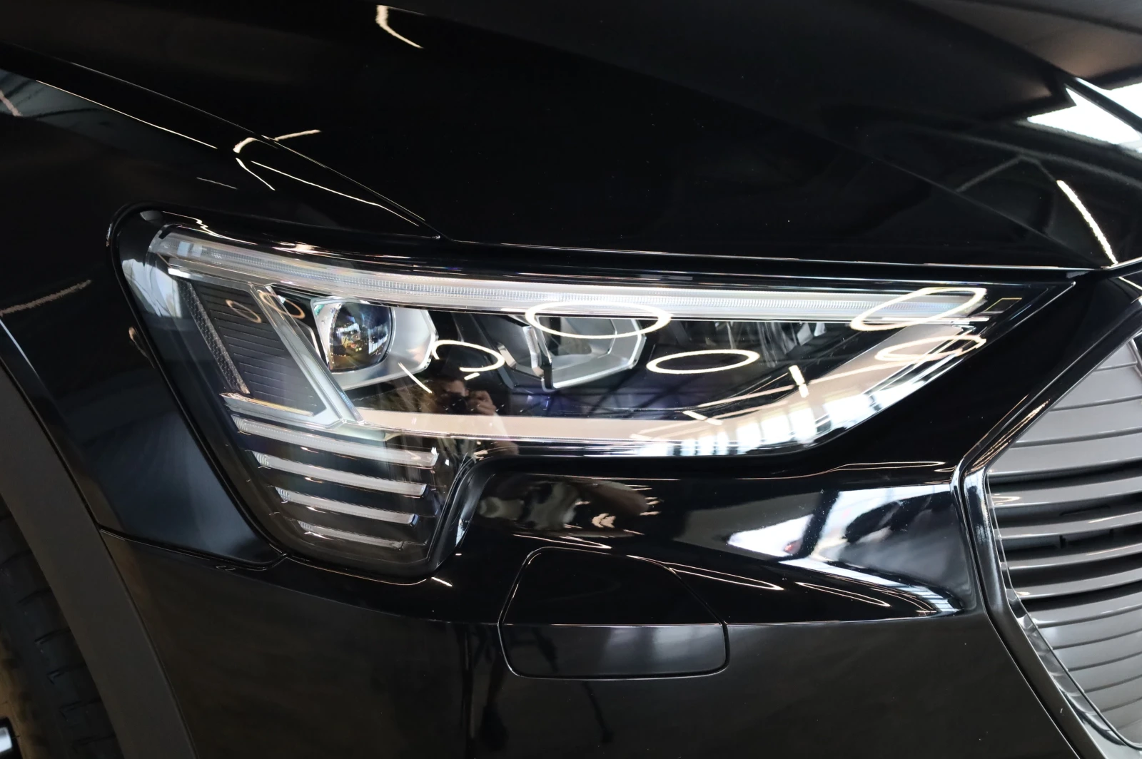 Audi E-Tron 50* HD MATRIX LIGHTS* QUTTRO* , снимка 2 - Автомобили и джипове - 56161278