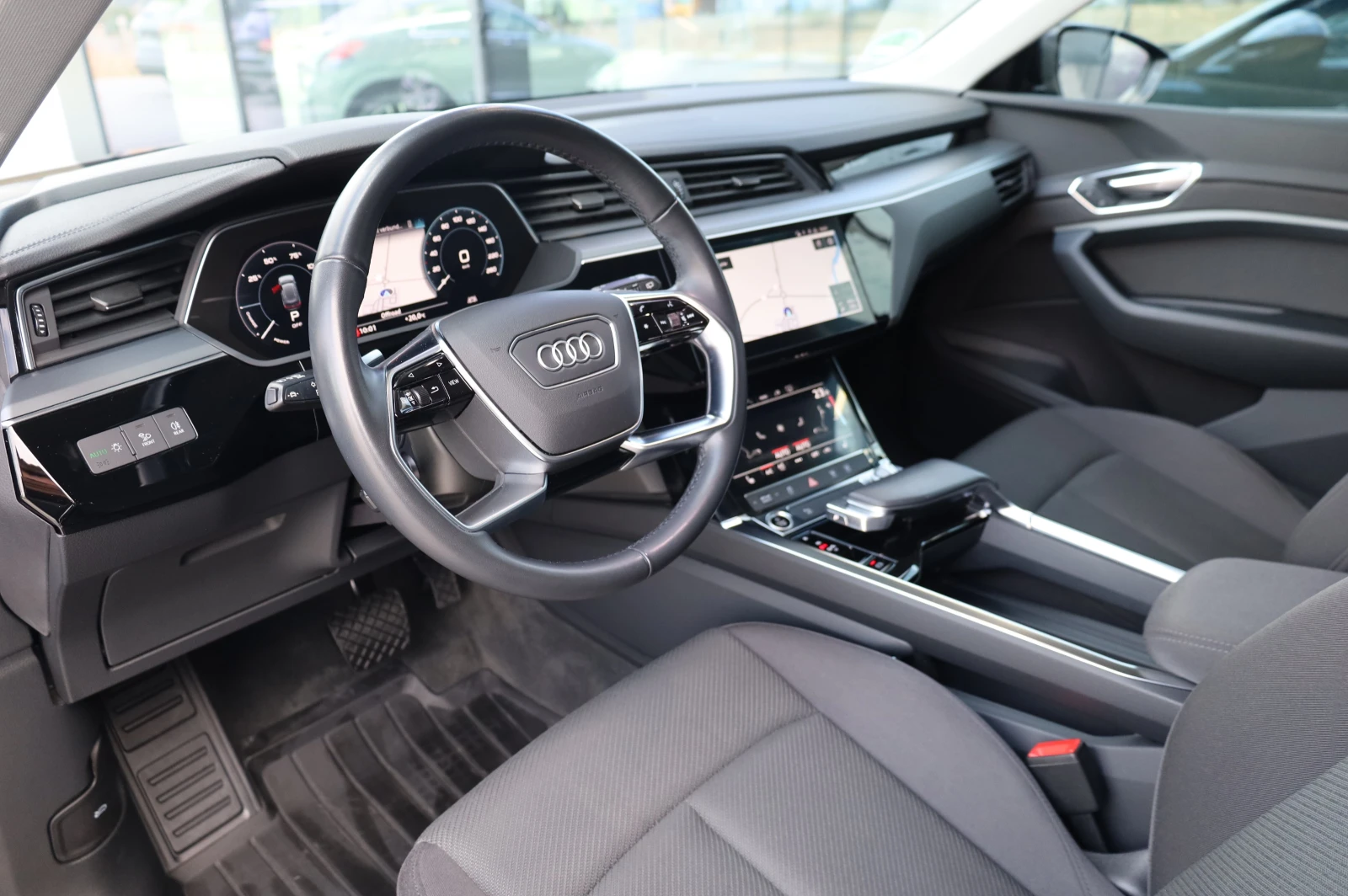Audi E-Tron 50* HD MATRIX LIGHTS* QUTTRO* , снимка 9 - Автомобили и джипове - 56161278