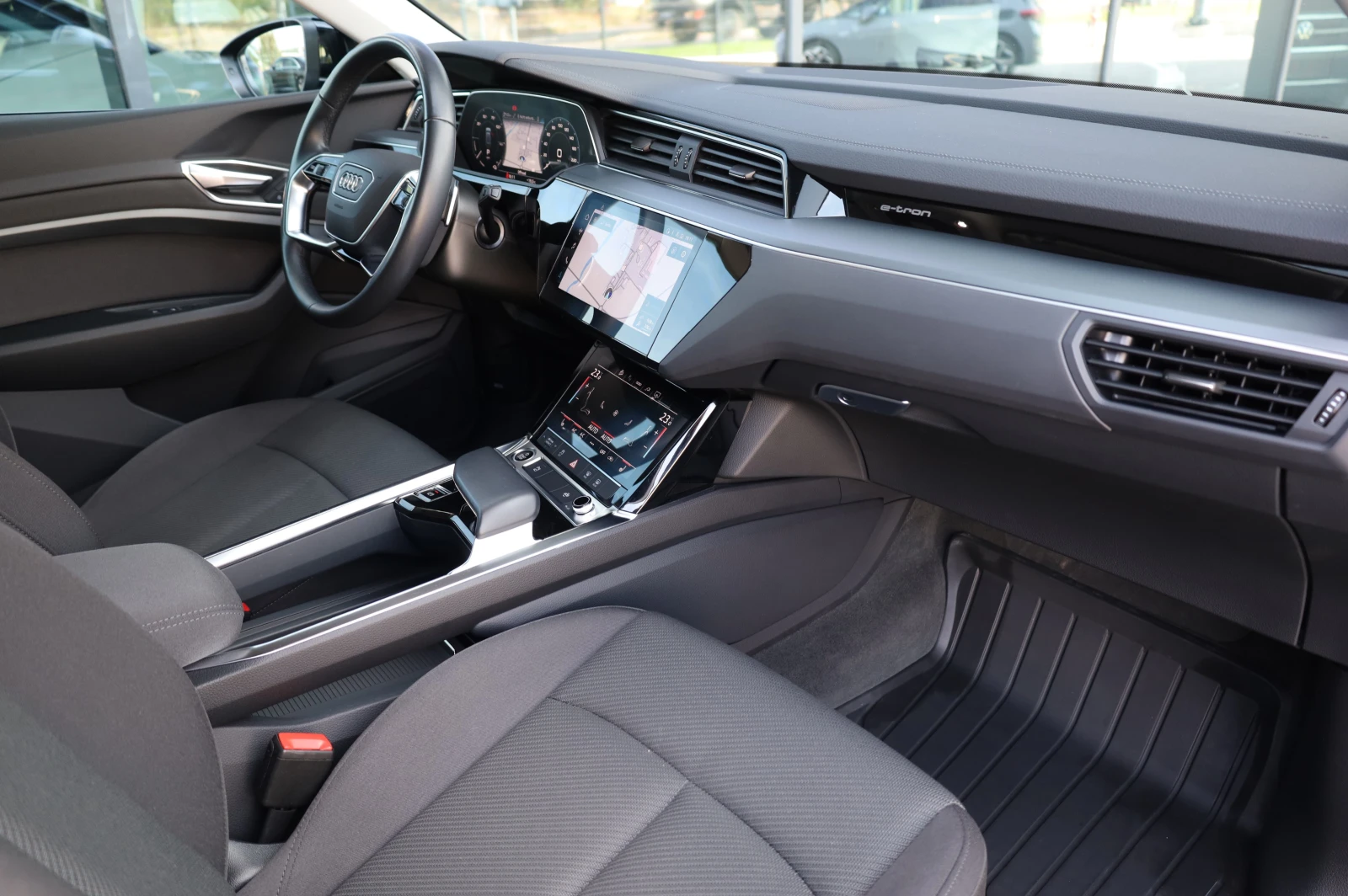 Audi E-Tron 50* HD MATRIX LIGHTS* QUTTRO* , снимка 12 - Автомобили и джипове - 56161278
