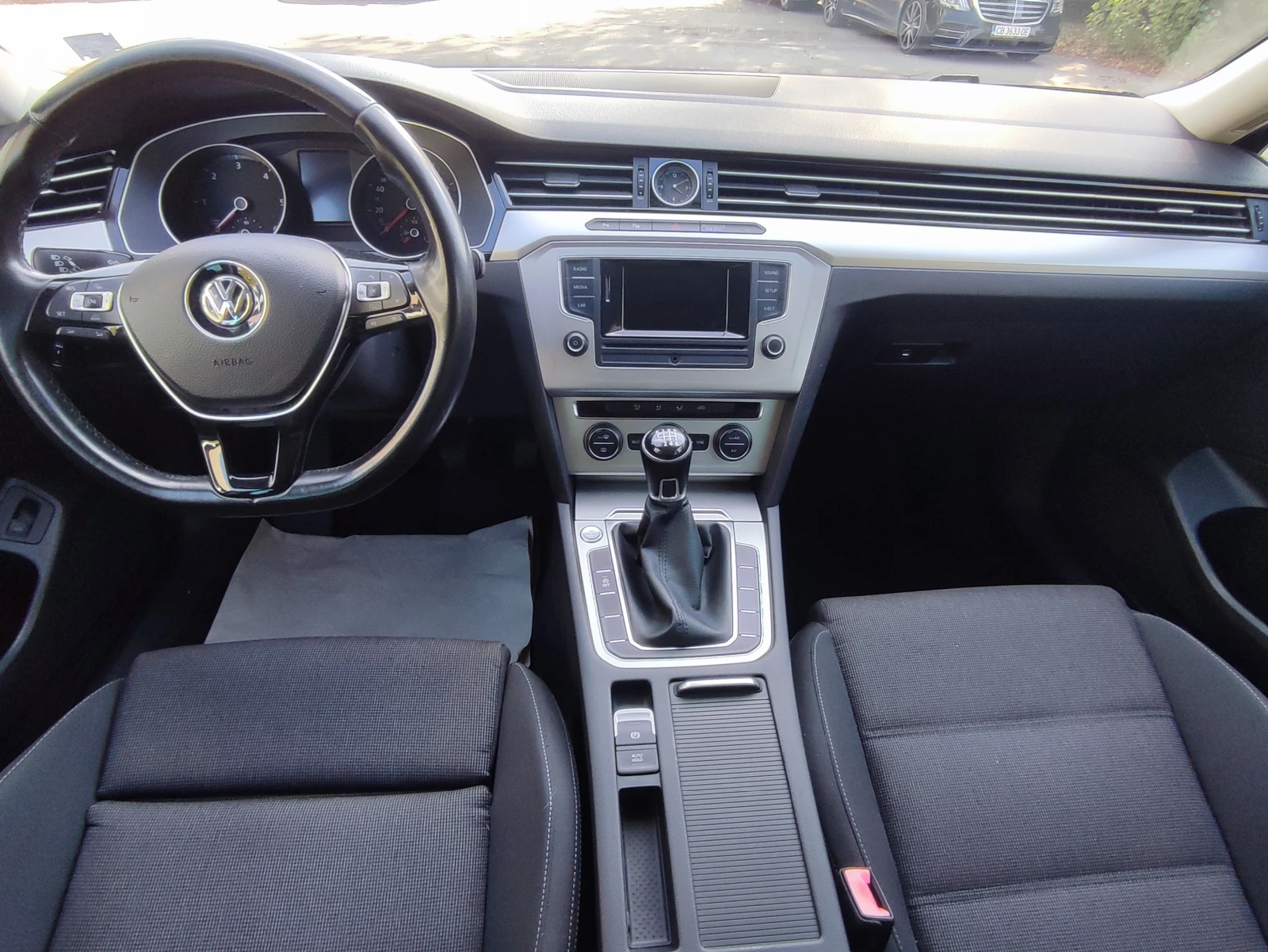 VW Passat 2.0TDI-150kc-6ck-EXECUTIVE-HIGHLINE-BMT, снимка 9 - Автомобили и джипове - 56604311