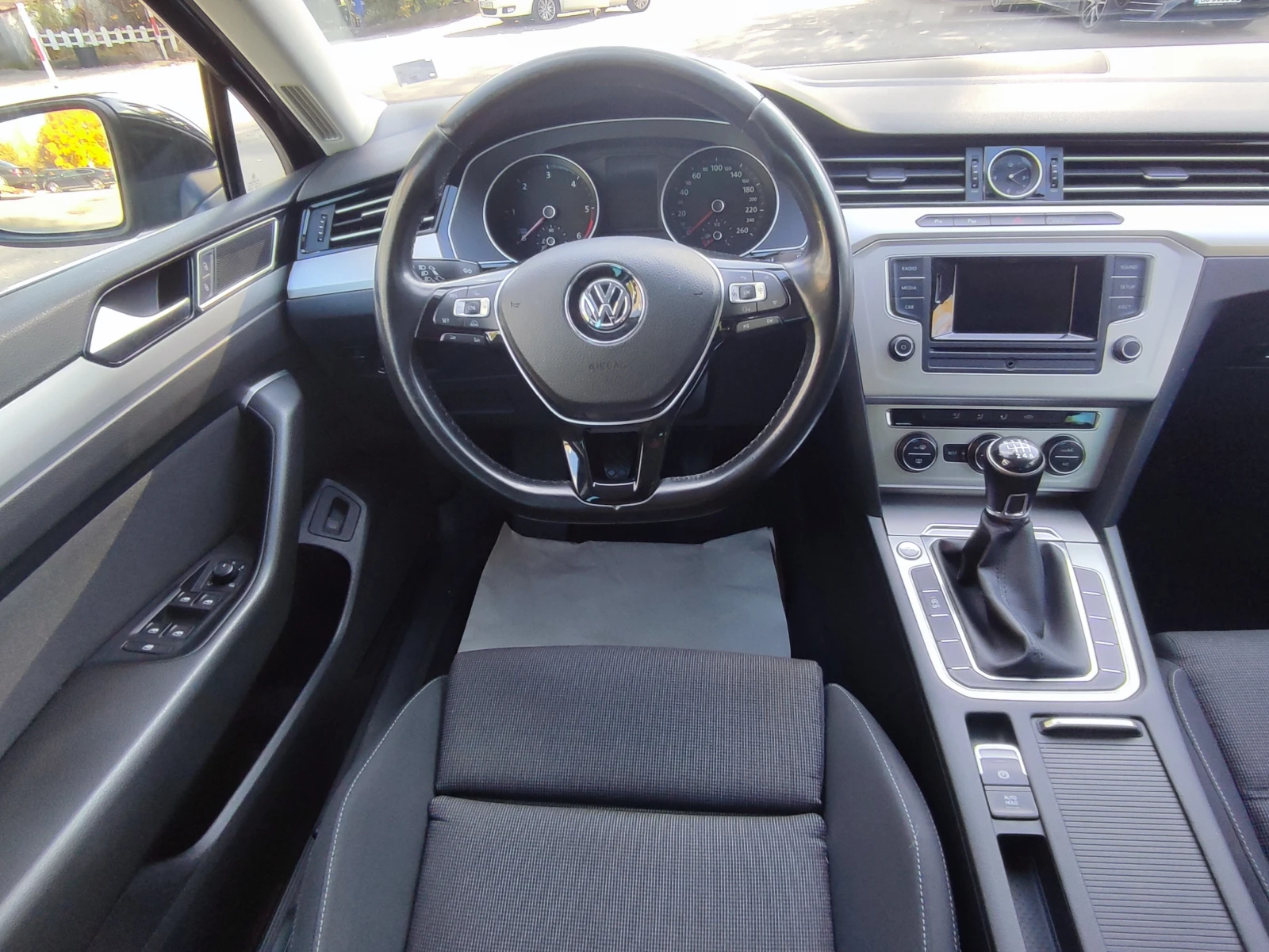 VW Passat 2.0TDI-150kc-6ck-EXECUTIVE-HIGHLINE-BMT, снимка 10 - Автомобили и джипове - 56604311