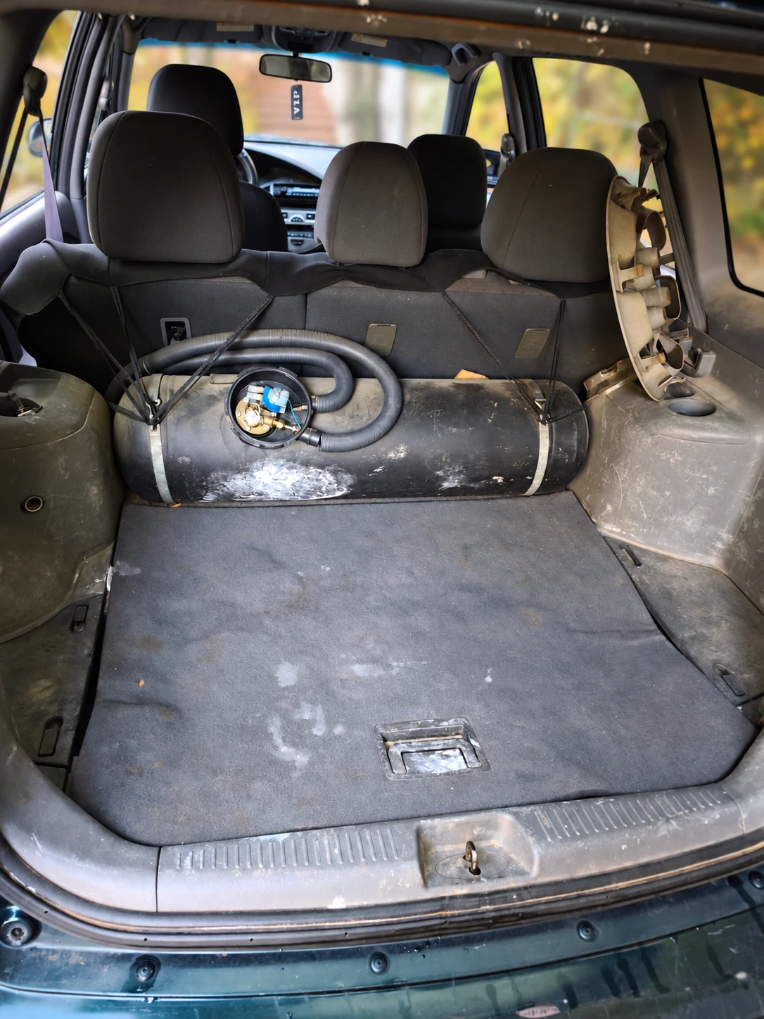 Kia Carens 1.8, снимка 7 - Автомобили и джипове - 56627834