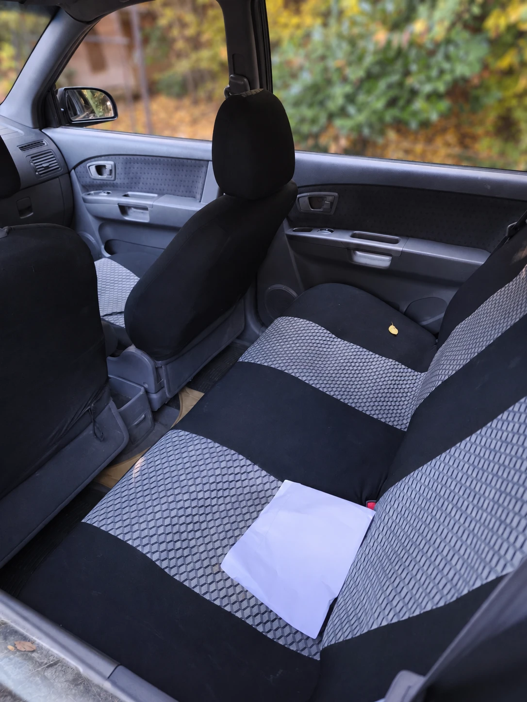 Kia Carens 1.8, снимка 4 - Автомобили и джипове - 56627834