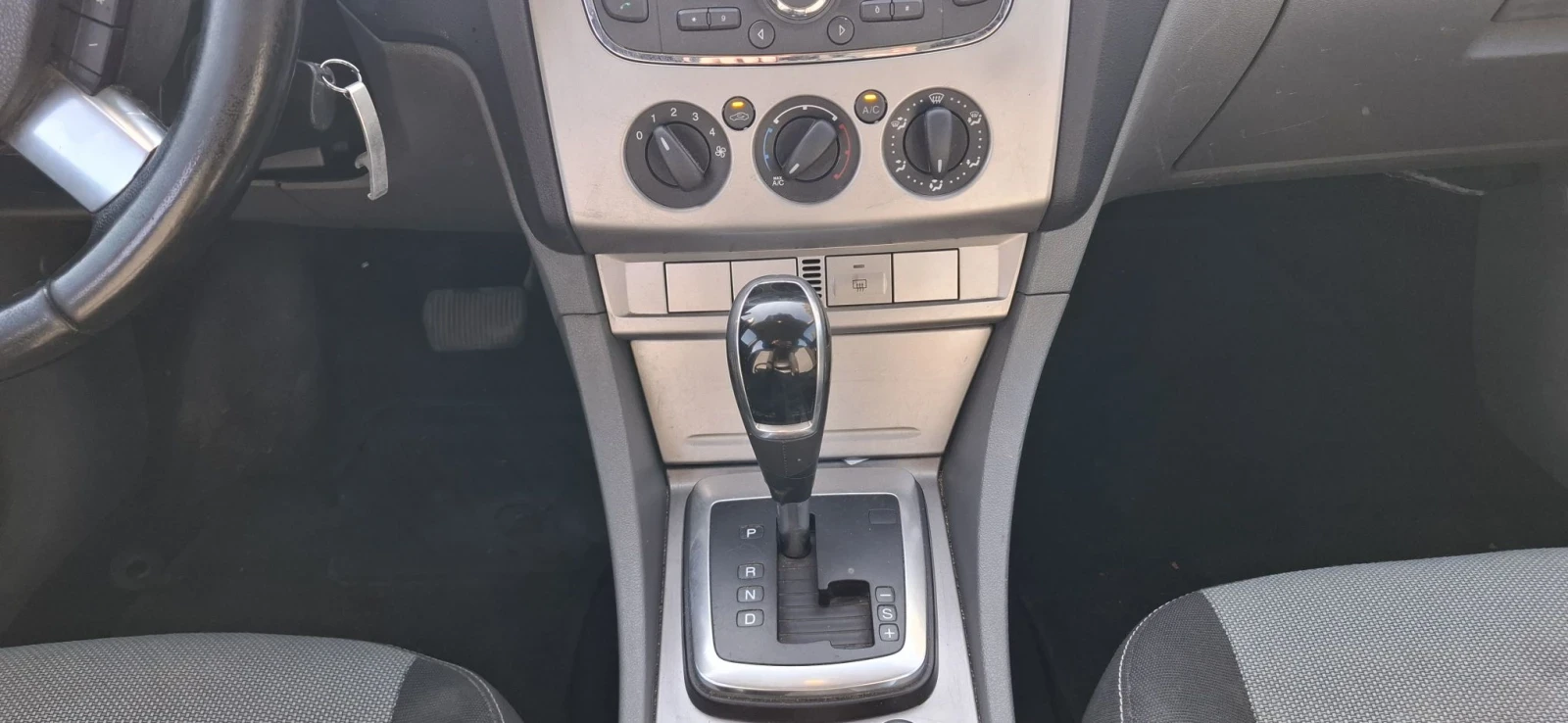 Ford Focus 2.0  HDI , снимка 9 - Автомобили и джипове - 56644154