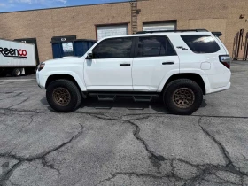 Toyota 4runner SR5 PREMIUM/ШИБИДАХ/ЛИЦЕНЗИРАН ПРОДАВАЧ, снимка 3