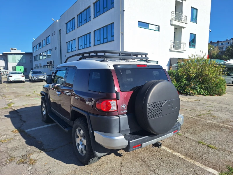 Toyota Fj cruiser 4.0 i V6 Automatic, LPG, снимка 4 - Автомобили и джипове - 52553217