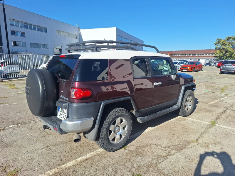 Toyota Fj cruiser 4.0 i V6 Automatic, LPG, снимка 3 - Автомобили и джипове - 52553217