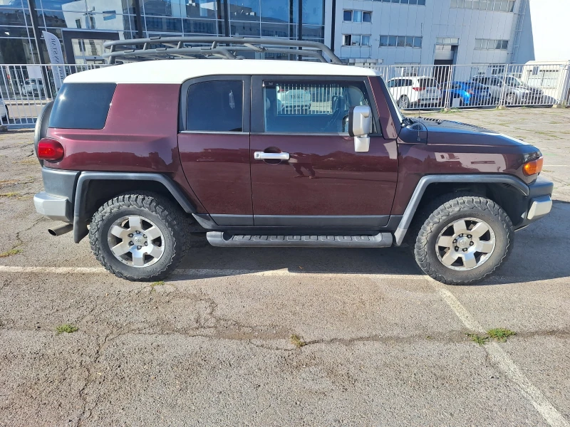 Toyota Fj cruiser 4.0 i V6 Automatic, LPG, снимка 7 - Автомобили и джипове - 52553217