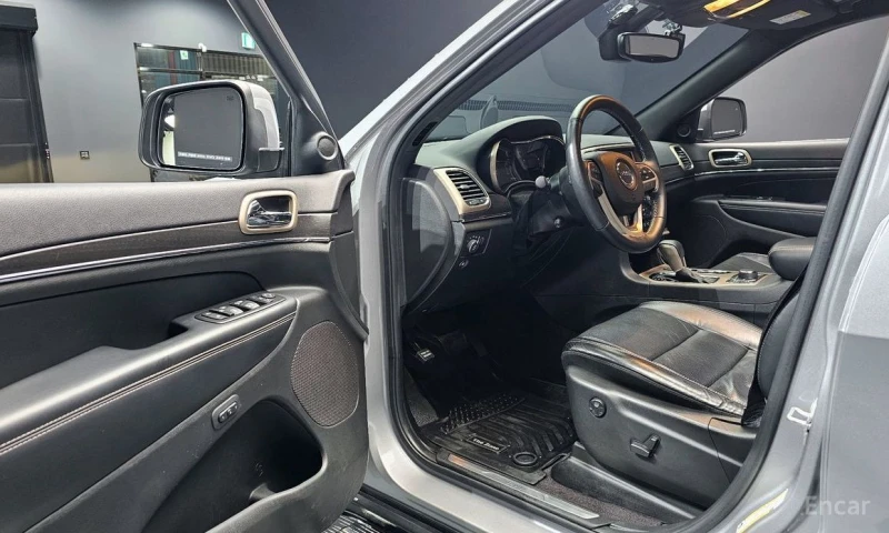 Jeep Grand cherokee, снимка 11 - Автомобили и джипове - 52879768