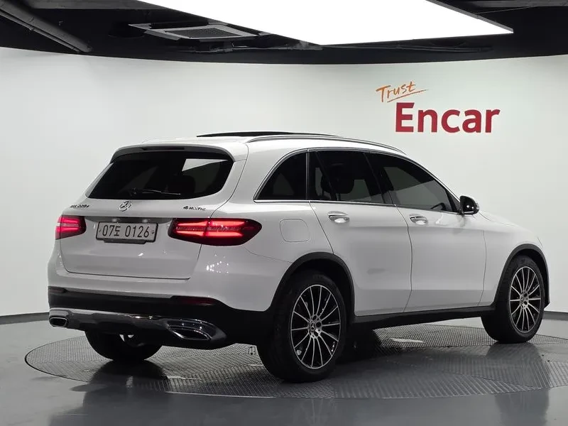 Mercedes-Benz GLC 220 D 4Matic, снимка 2 - Автомобили и джипове - 55799723