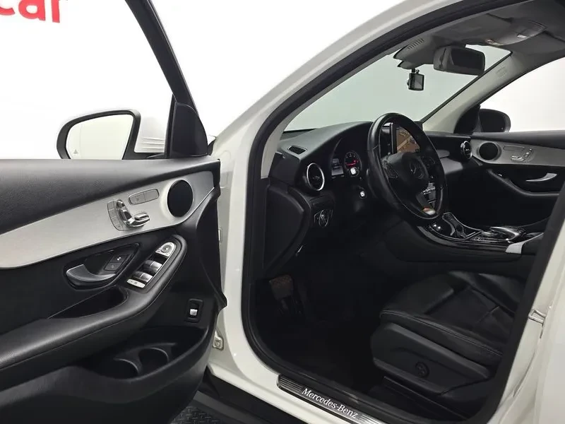 Mercedes-Benz GLC 220 D 4Matic, снимка 10 - Автомобили и джипове - 55799723