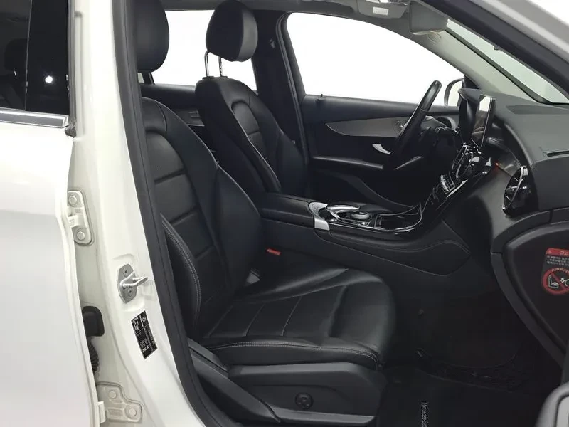 Mercedes-Benz GLC 220 D 4Matic, снимка 11 - Автомобили и джипове - 55799723