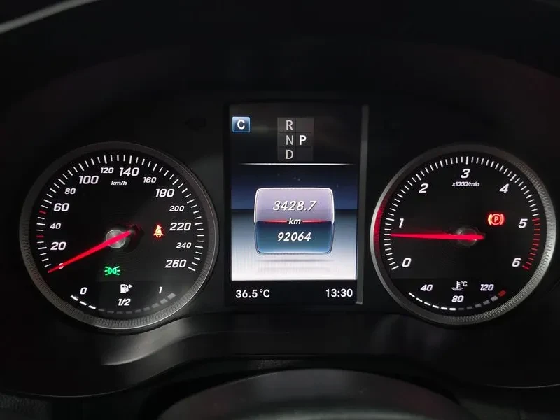 Mercedes-Benz GLC 220 D 4Matic, снимка 8 - Автомобили и джипове - 55799723